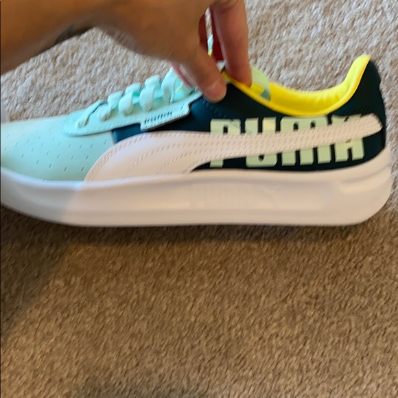 Puma NEW sneakers size 9.5 - Picture 3 of 8